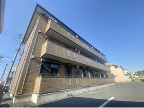 群馬県伊勢崎市連取本町 3階建 築18年8ヶ月