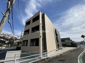 奈良県生駒市山崎町 築4年5ヶ月 3階建