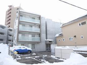 北海道札幌市西区発寒三条５ 4階建 築2年5ヶ月