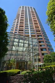 青山パークタワー 地上34階地下2階建