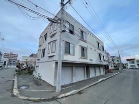 北海道札幌市東区北三十二条東１７ 3階建 築18年5ヶ月
