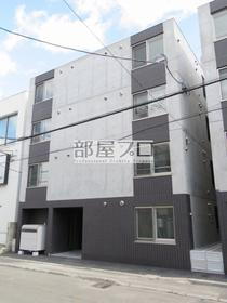北海道札幌市中央区南四条西１３ 4階建 築6年10ヶ月