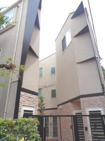 東京都中野区本町３ 3階建 築7年6ヶ月