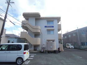 ＭＡＩＳＯＮ　ＣＲＹＳＴＡＬ 3階建