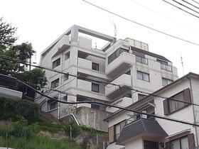 兵庫県西宮市五月ケ丘 3階建