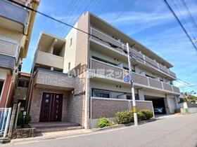 兵庫県尼崎市大島３ 3階建 築15年10ヶ月