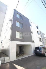 北海道札幌市中央区南五条西１４ 4階建 築5年6ヶ月