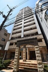 大阪府大阪市中央区博労町３ 14階建