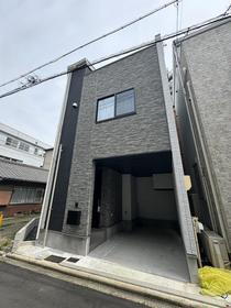 愛知県名古屋市中区金山５ 3階建 築2年1ヶ月