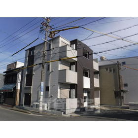愛知県名古屋市中川区松葉町１ 3階建 築6年4ヶ月
