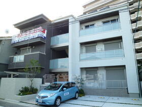 大阪府堺市堺区向陵西町１ 3階建 築10年2ヶ月