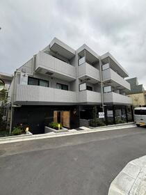 プレール・ドゥーク方南町 地上3階地下1階建