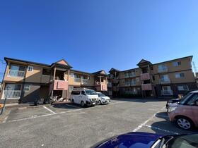 ロイヤルコート南別府Ｂ 3階建