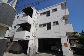 広島県広島市佐伯区美の里１ 3階建 築46年3ヶ月