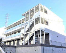 神奈川県横浜市青葉区新石川４ 3階建 築6年7ヶ月