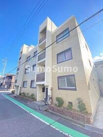 兵庫県西宮市石在町 3階建