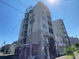 北海道札幌市北区北三十条西４ 6階建 築30年9ヶ月