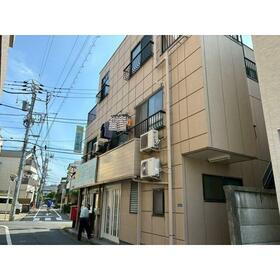東京都品川区豊町２ 3階建