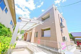 広島県安芸郡海田町蟹原２ 2階建