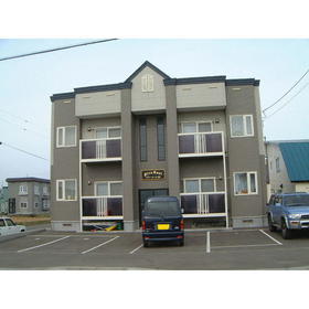 北海道札幌市東区北丘珠三条１ 2階建 築24年