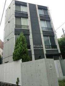 東京都中野区本町４ 4階建