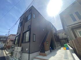 東京都板橋区中台１ 2階建 