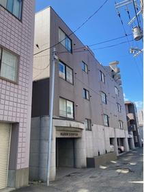 北海道札幌市中央区南十九条西１５ 4階建 築27年3ヶ月