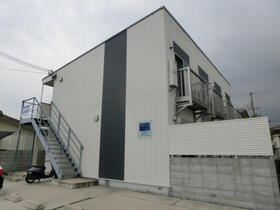 兵庫県三木市緑が丘町東２ 築16年10ヶ月 2階建