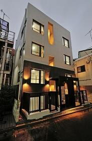 東京都渋谷区幡ヶ谷３ 地上3階地下1階建 築6年2ヶ月