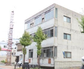 長崎県長崎市浪の平町 3階建