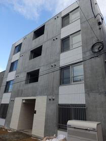 北海道札幌市中央区南七条西２５ 4階建 築9年4ヶ月
