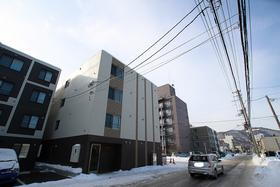 北海道札幌市南区澄川三条２ 4階建 築6年6ヶ月