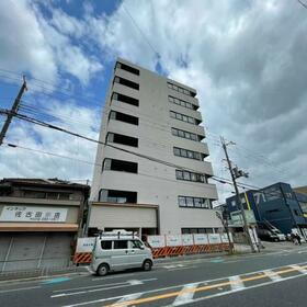 大阪府吹田市片山町４ 8階建