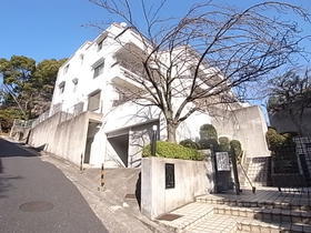 兵庫県宝塚市雲雀丘山手１ 3階建 築38年4ヶ月