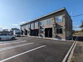 北海道苫小牧市もえぎ町１ 2階建 築1年10ヶ月