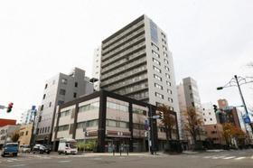 北海道札幌市中央区大通西１３ 15階建
