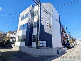 神奈川県相模原市中央区淵野辺５ 3階建 