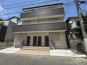 東京都杉並区堀ノ内３ 3階建 