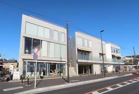 神奈川県鎌倉市七里ガ浜１ 4階建
