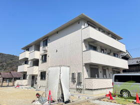 兵庫県神戸市北区谷上南町 3階建