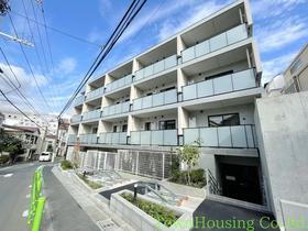 東京都目黒区上目黒３ 地上3階地下1階建 築1年10ヶ月