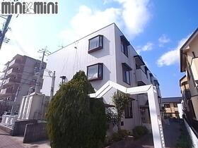 兵庫県西宮市若山町 3階建