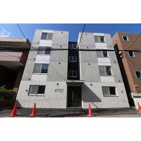 北海道札幌市中央区南七条西１２ 4階建