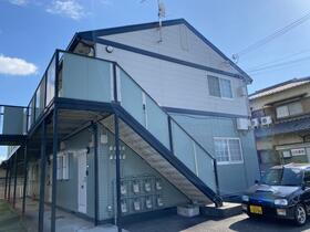 兵庫県姫路市亀山１ 2階建