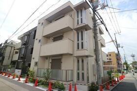 兵庫県三田市中町 3階建