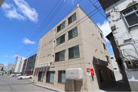 北海道札幌市中央区北三条東６ 4階建 築1年5ヶ月