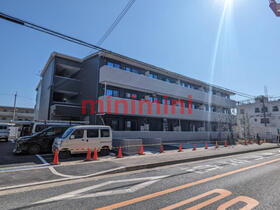 大阪府高槻市大蔵司３ 3階建 築1年11ヶ月