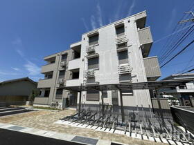 トリシアクレール