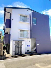 マンション岡 3階建
