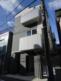 東京都足立区千住５ 3階建 築4年5ヶ月